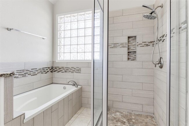 Building Photo - 8310 Broken Branch Dr