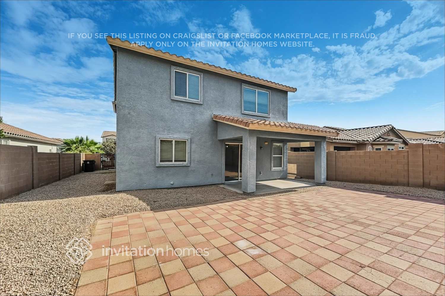 Building Photo - 1425 E Lakeview Dr