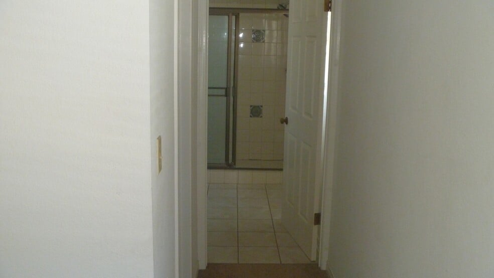 BEDROOM#3: WALK-IN CLOSET AT LEFT & FULL BATH - 2106 Clark Ln