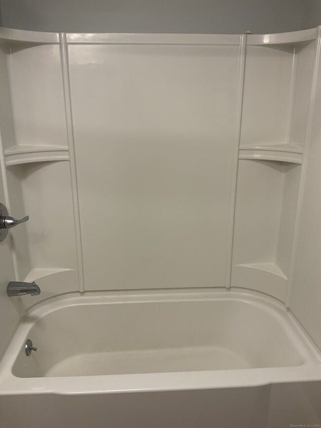 Building Photo - 41 Pleasant St