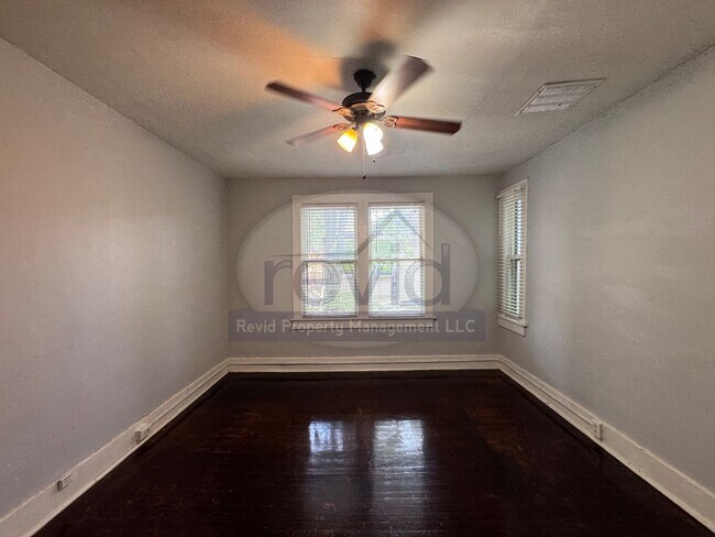 Building Photo - 282 Garland St