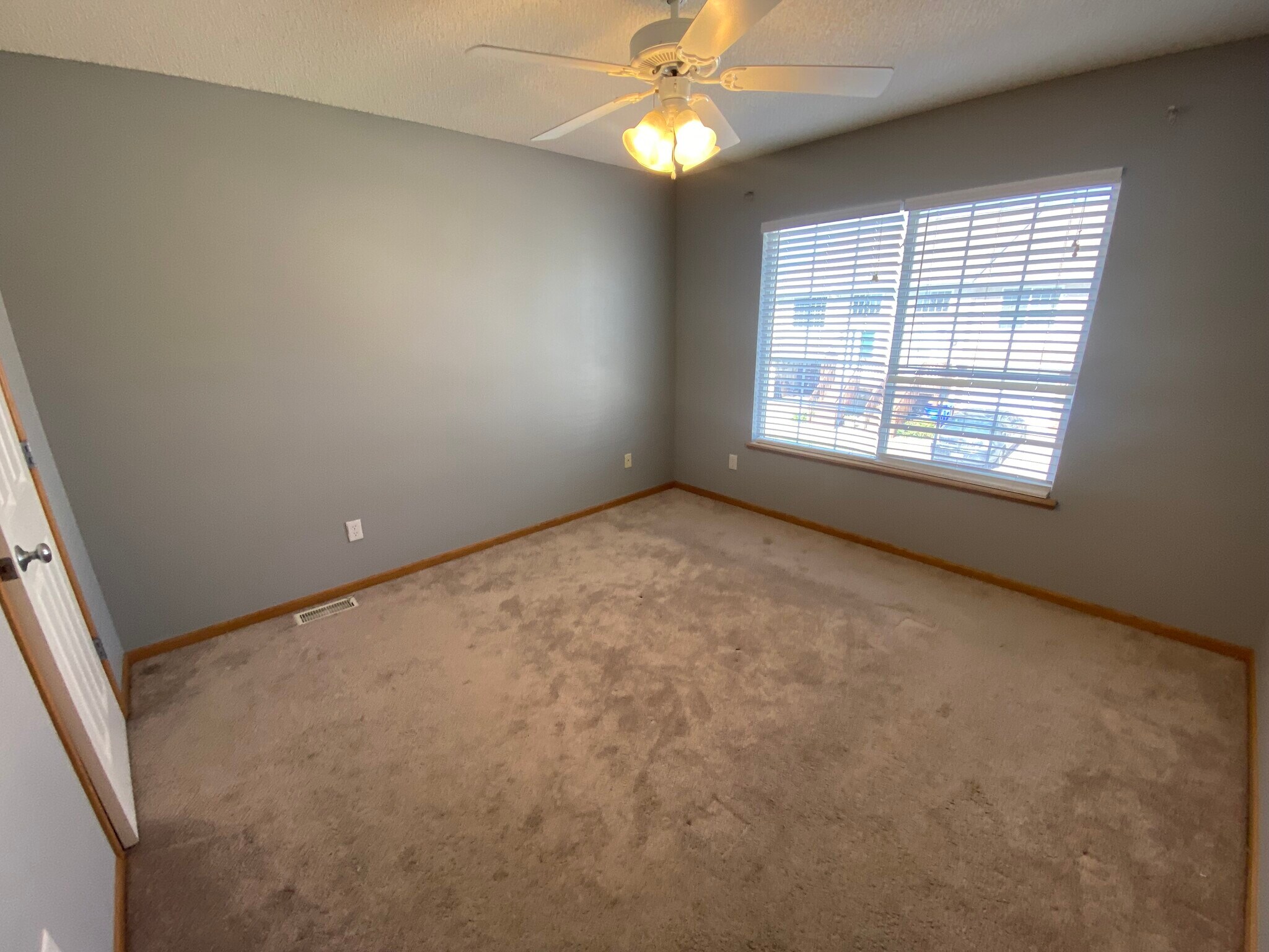 Building Photo - 1455 Easton Ln