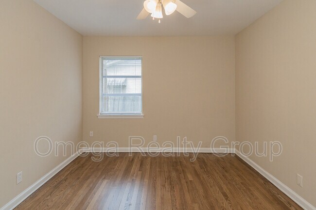 Building Photo - 1861 Gillespie Dr