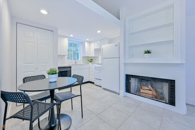 Building Photo - 1146 Oakdale Rd NE