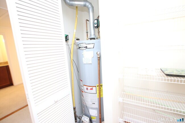 Building Photo - 53 Hollister Way N