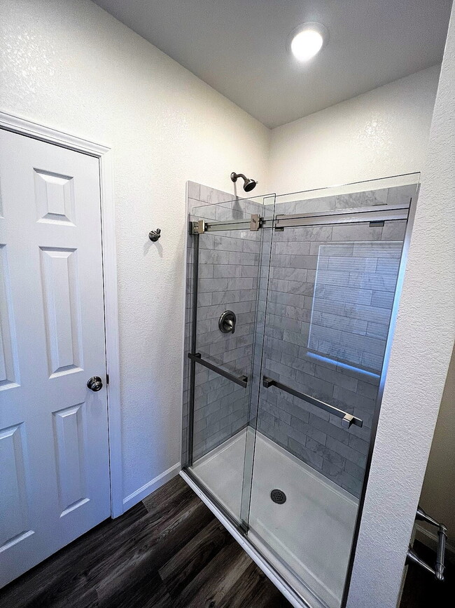 Building Photo - Charming 2 bedroom House