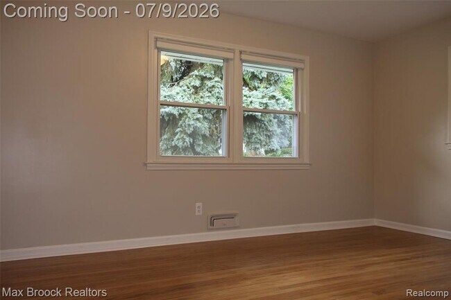 Building Photo - 32349 Sheridan Dr