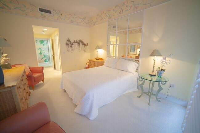 Building Photo - Luxury Seasonal or Annual Rental in the Prestigious Grand Bay Community – Longboat Key