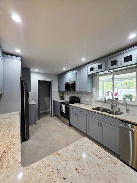 Building Photo - 3435 Overlook Dr NE