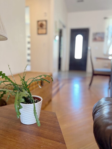 Building Photo - 1655 Briarcrest Dr