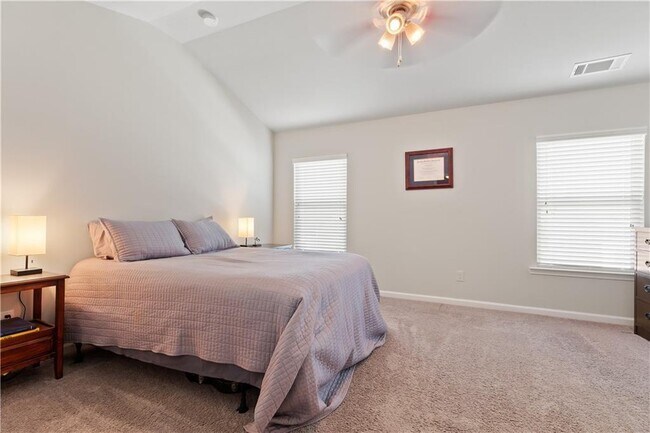 Building Photo - 157 Highland Pointe Cir E