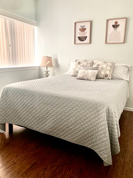 2nd bedroom - 85 Viscount Dr