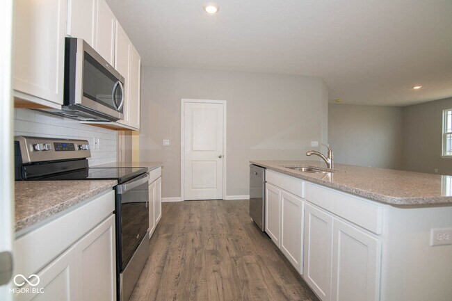 Building Photo - 876 Downey Ln