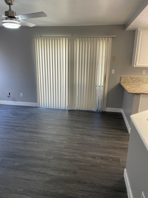 Building Photo - 6250 Sunny Meadow Ln