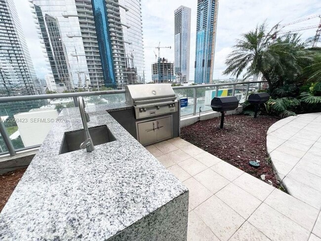 Building Photo - 888 Biscayne Blvd