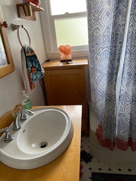 Private bathroom - 918 S 258th Pl