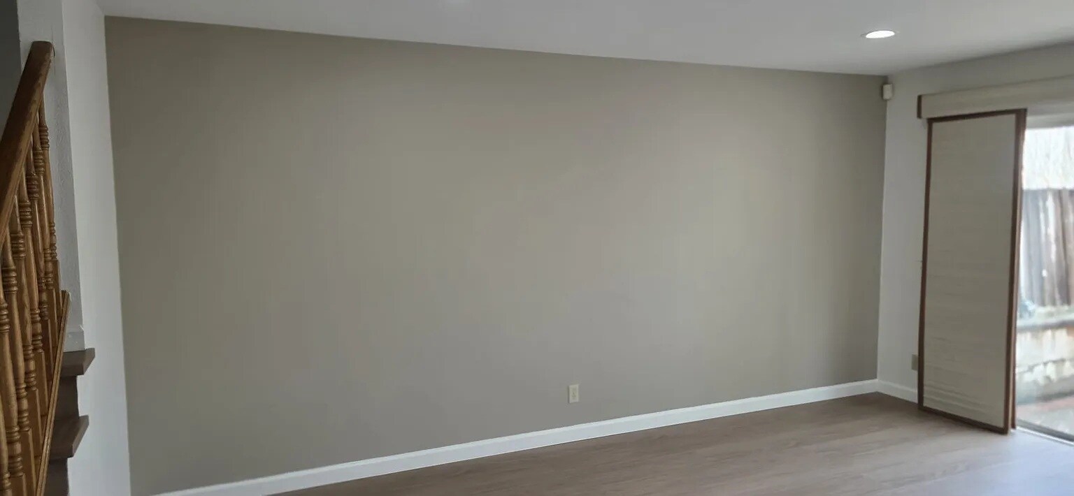 Building Photo - 2345 Pinard St