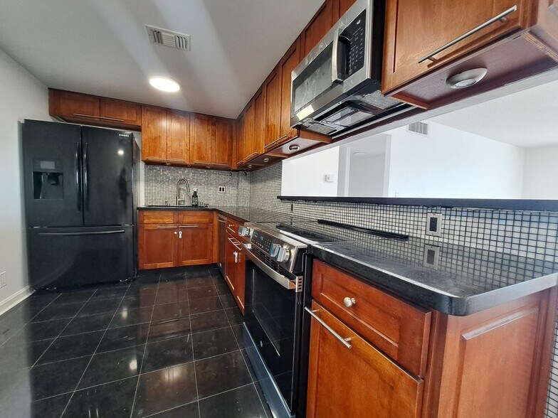 Building Photo - 500 Three Islands Boulevard
