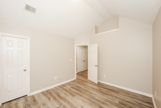 Building Photo - 3627 Lower Creek Dr