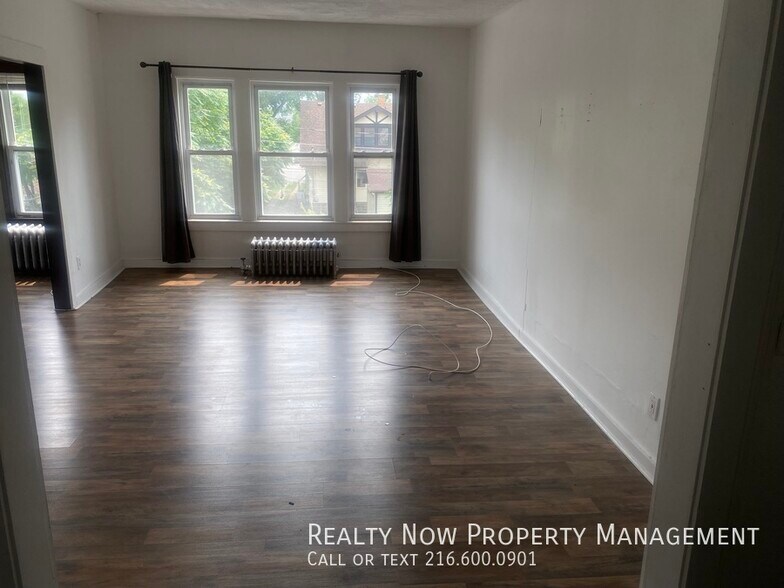 Building Photo - 11871 Lake Ave