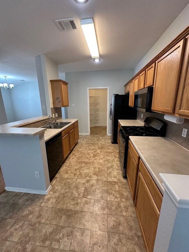 Building Photo - 3776 Castle Rock Dr