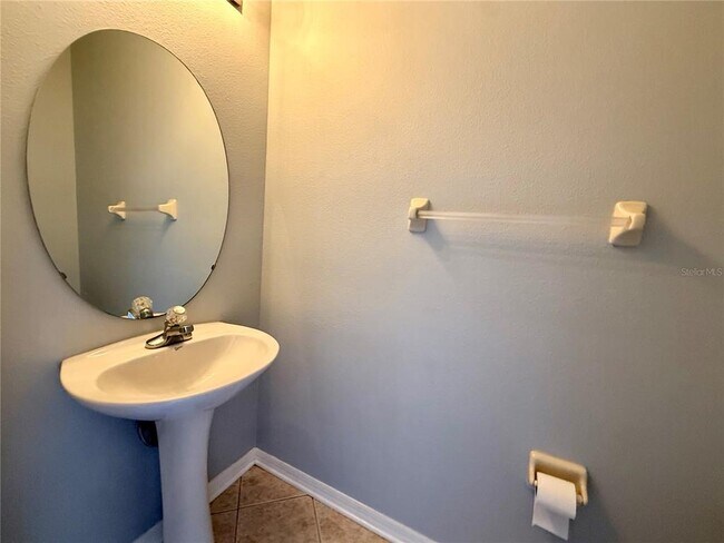 Building Photo - 1040 Sleepy Oak Dr