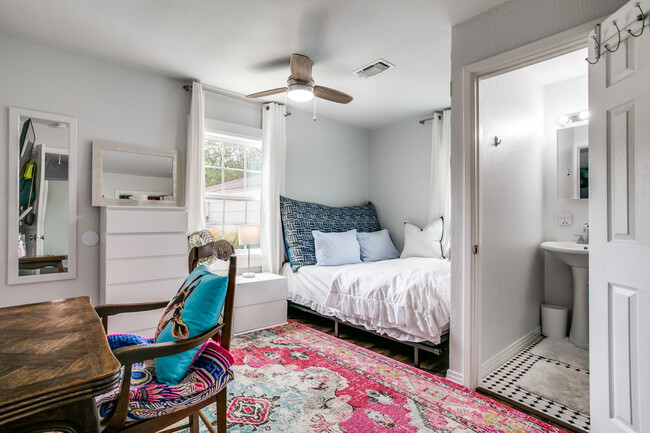 Tuck away bed with in room bathroom, access to backyard deck - 3241 Sandage Ave