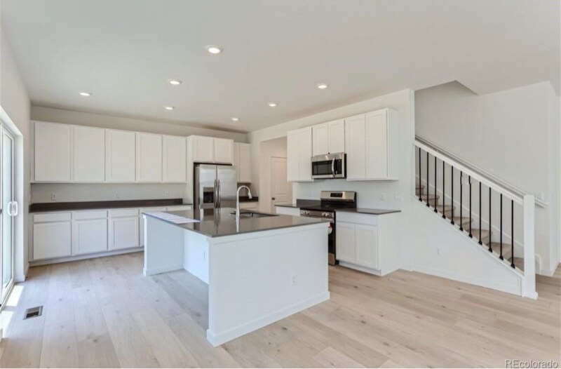 Building Photo - 3944 Picadilly Ct