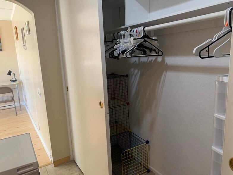 Building Photo - 23465 Via Ronda