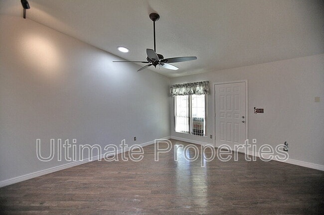 Building Photo - 8140 N 107th Ave