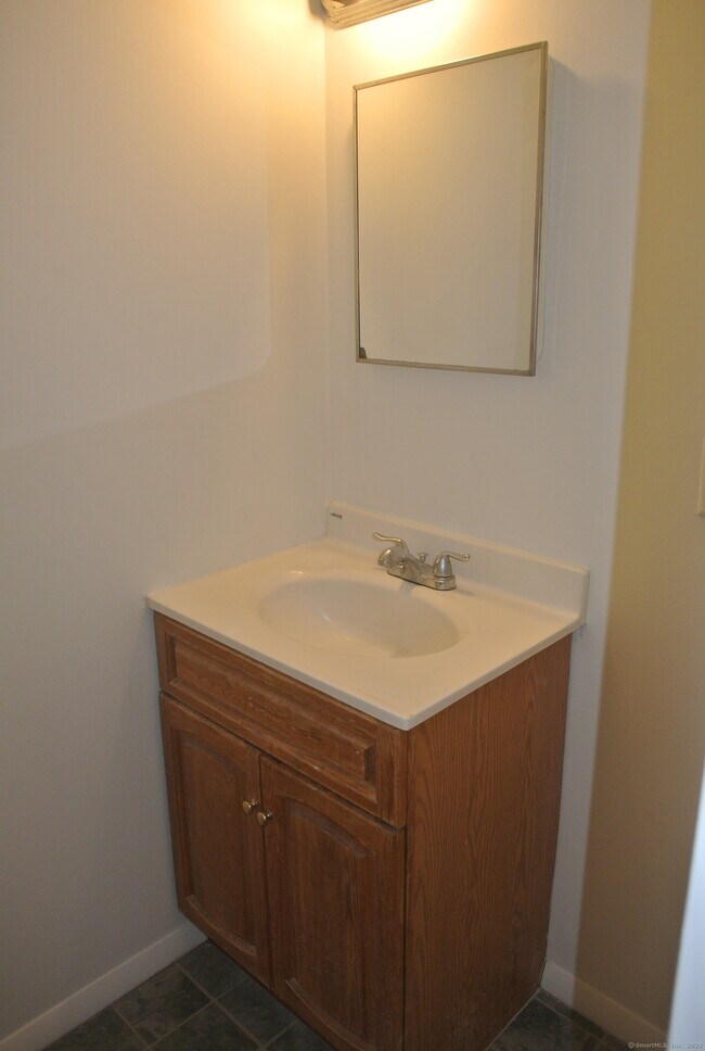 Building Photo - 130 Winchester Ave