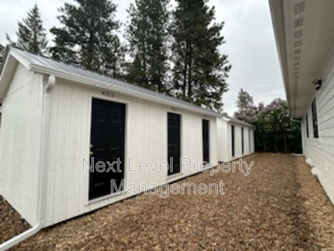 Building Photo - 416 Maple Dr