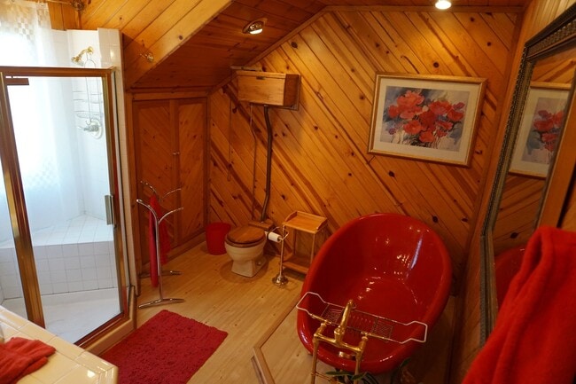 Building Photo - Great House in South Evergreen!! Must See!!