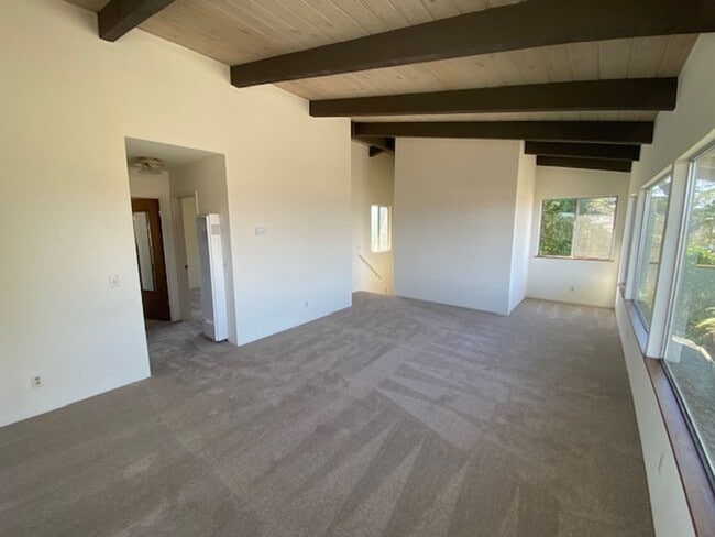 Building Photo - 1051 Shell Ave