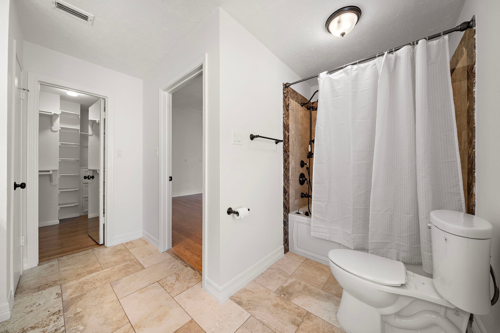 Building Photo - 2220 Bering Dr