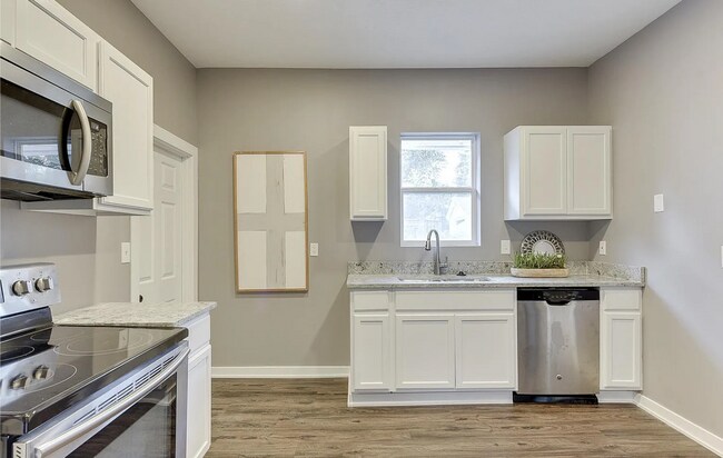Building Photo - Fully Remodeled 4 Bedroom Benson Home!!