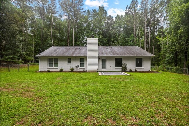 Building Photo - Updated 3BR Home on 1.36 Acres in Whitewater School District