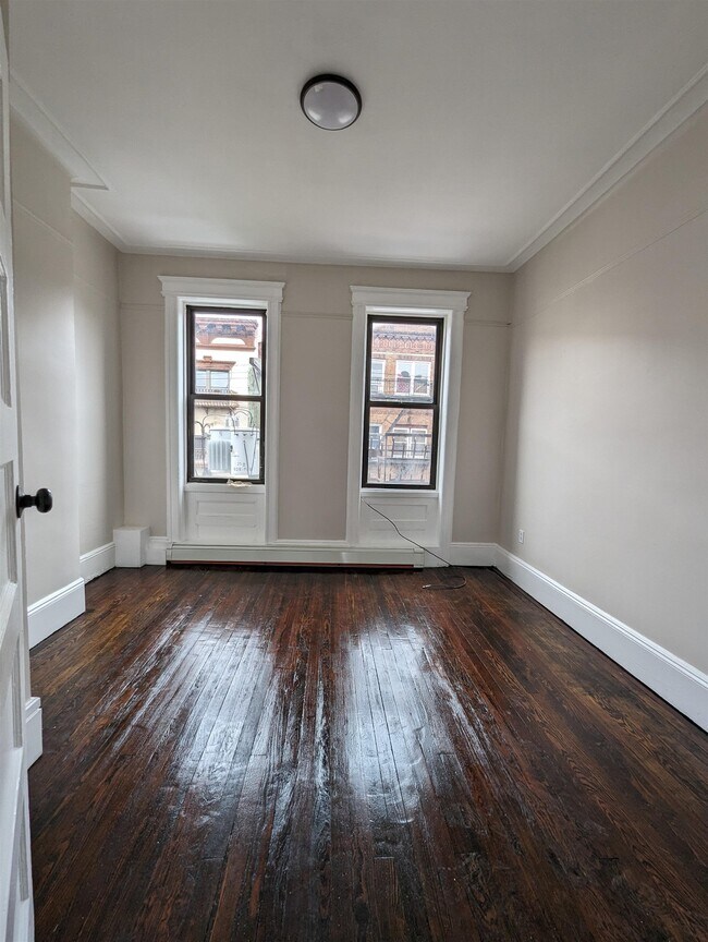 Building Photo - 215 64th St