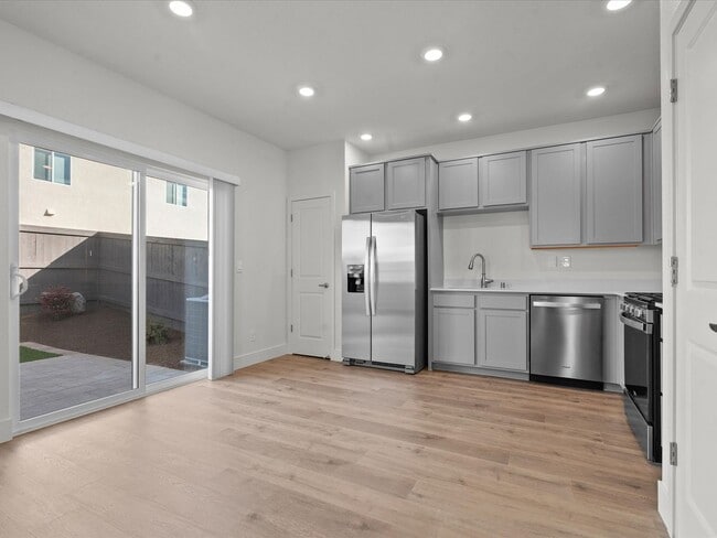 Building Photo - The Magnolia - 4 Bedroom, 2.5 Bath single ...