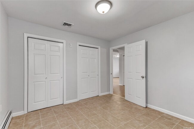 Building Photo - 675 S Long Beach Ave