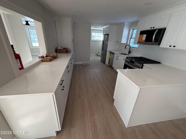 Building Photo - 1701 Tamiami Rd