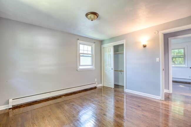 Building Photo - Beautiful 3 Bedroom Single family Home for Rent in Quiet Neighborhood
