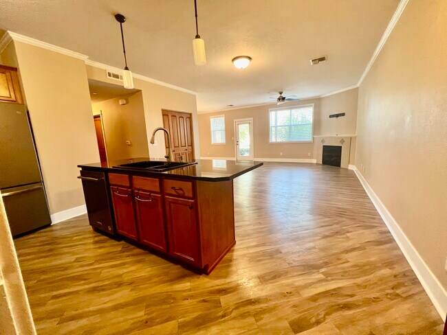 Building Photo - 2025 Mullan Rd