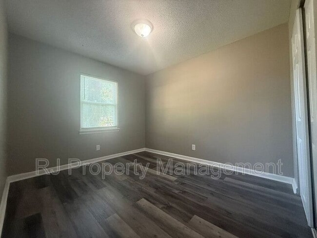 Building Photo - 3981 Maynard Dr
