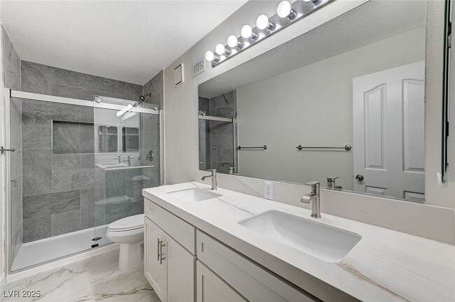 Building Photo - 2633 Durango Dr