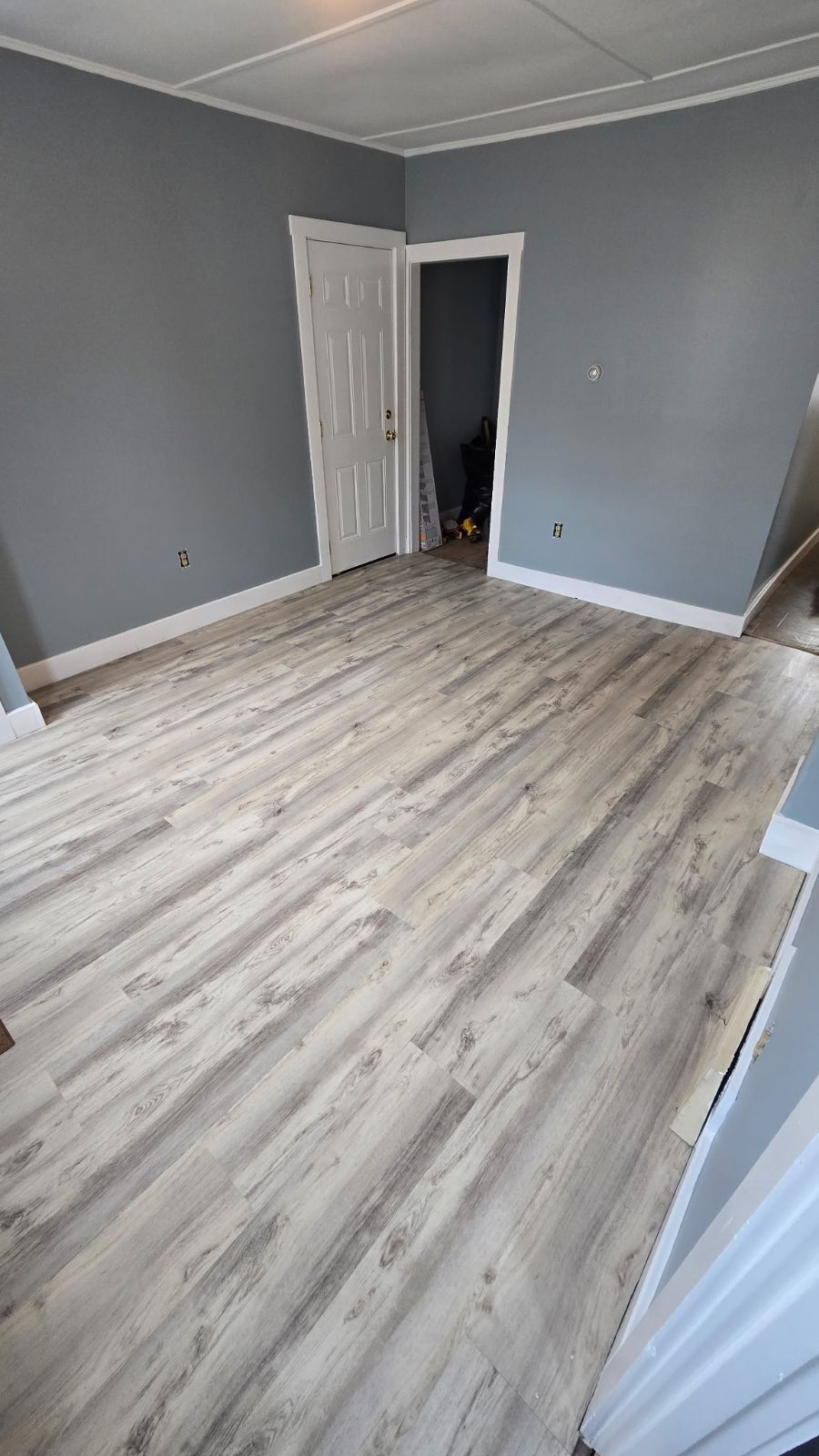 Living room - 353 N State St