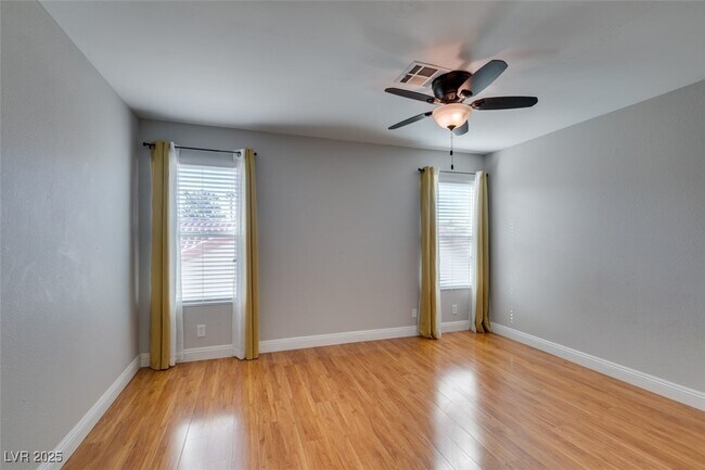 Building Photo - 225 Comanche Pl