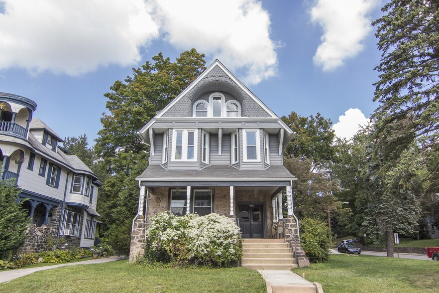 Building Photo - 125 Windsor Ave