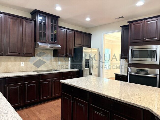Building Photo - Beautiful 4-Bedroom Home Screened Porch & Bonus Room – Minutes from RTP, Shopping & Dining , Comm...