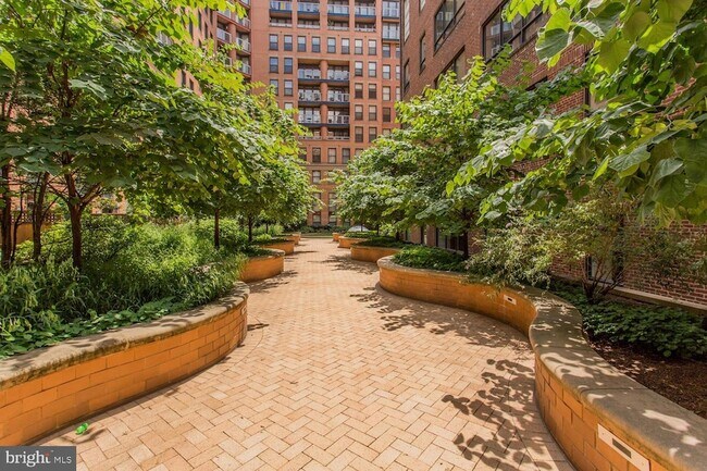 Building Photo - 616 E Street NW Unit 246
